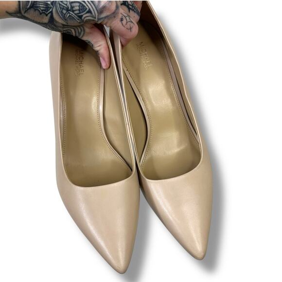 MICHAEL Michael Kores MK Light Blush Alina Flex Leather Pointed-Toe Heel Pumps - Picture 3 of 9